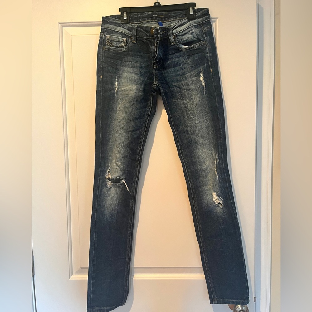 Vigoss Studio size 27 distressed skinny jeans. Excellent condition.